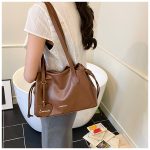 Women Fashion Casual Solid Color Pleated Shoulder Bag - Image 3