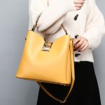 Women Fashion Casual Printed Portable Bucket Handbag Two-Piece Bag Set - Image 5