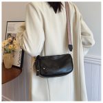 Wholesale Women Fashion Retro Simple Solid Color Crossbody Bag - Image 5