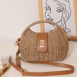 Chic Shell-Shaped Woven Crossbody Bag - Image 3