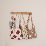 Chic Woven Shoulder Bag with Floral Design - Image 2