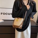 Woven Bucket Bag with Leather Detail – Vintage Summer Handbag for Everyday & Travel - Image 6