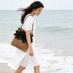 Chic Bow-Detail Woven Shoulder Bag - Image 2