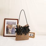 Chic Bow-Detail Woven Shoulder Bag - Image 4